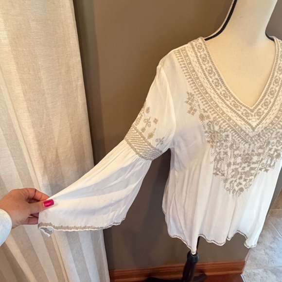 Chelsea & Theodore Boho Chic Blouse Bell Sleeve, Tan & Cream, Size Large - Picture 4 of 16